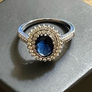 WOMENS RING